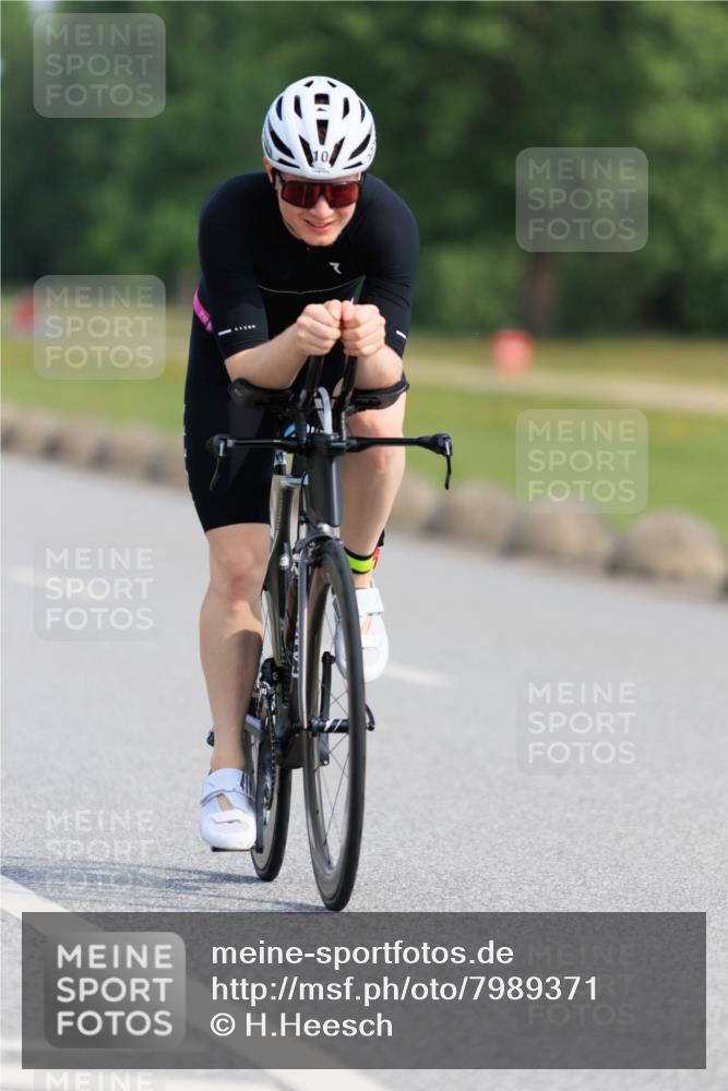 15.06.2025 - 27. Vierlanden-Triathlon H.Heesch http://msf.ph/oto/7989371 15.06.2025 09:36:39 Radfahren 10, 144 meine-sportfotos.de
