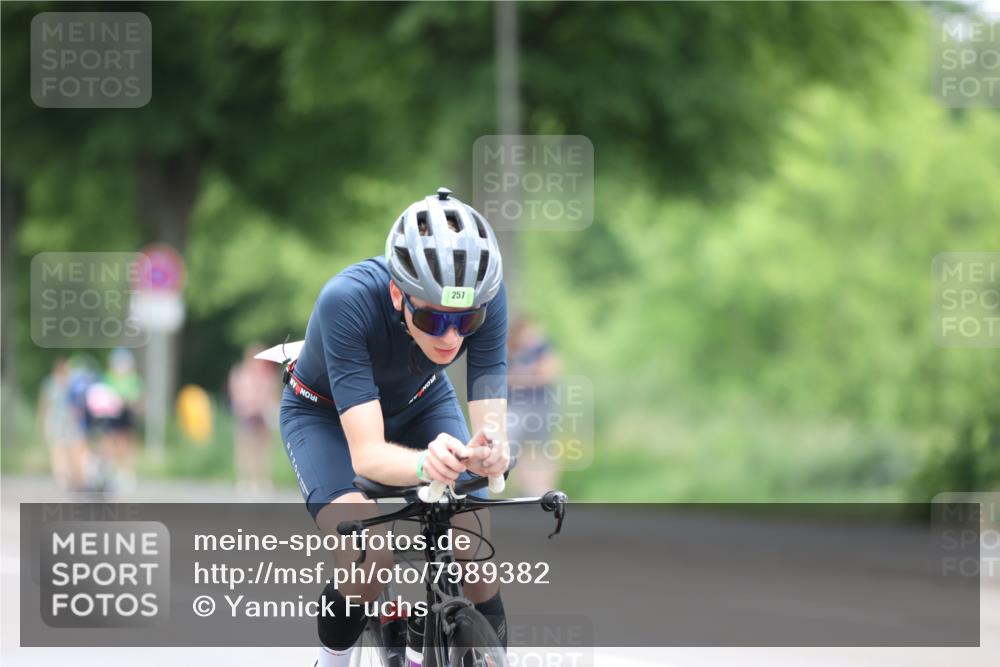 15.06.2025 - 7 Türme Triathlon Yannick Fuchs http://msf.ph/oto/7989382 15.06.2025 11:46:54 Radfahren 257, 291 meine-sportfotos.de