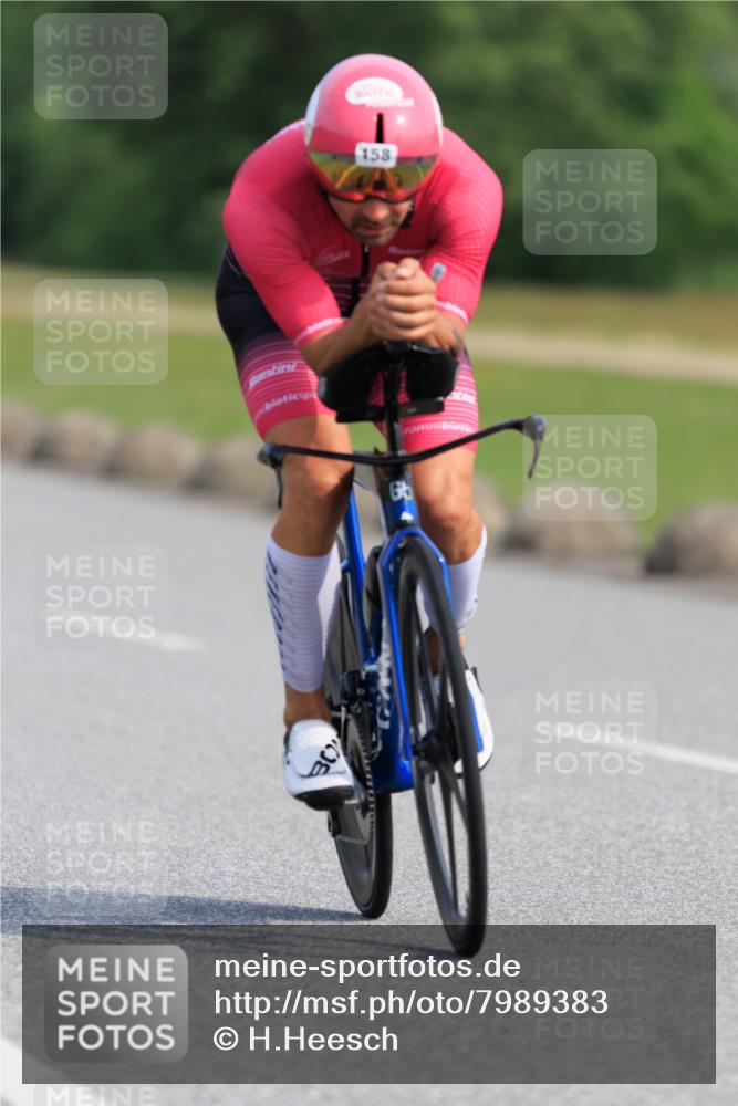 15.06.2025 - 27. Vierlanden-Triathlon H.Heesch http://msf.ph/oto/7989383 15.06.2025 09:37:11 Radfahren 158 meine-sportfotos.de