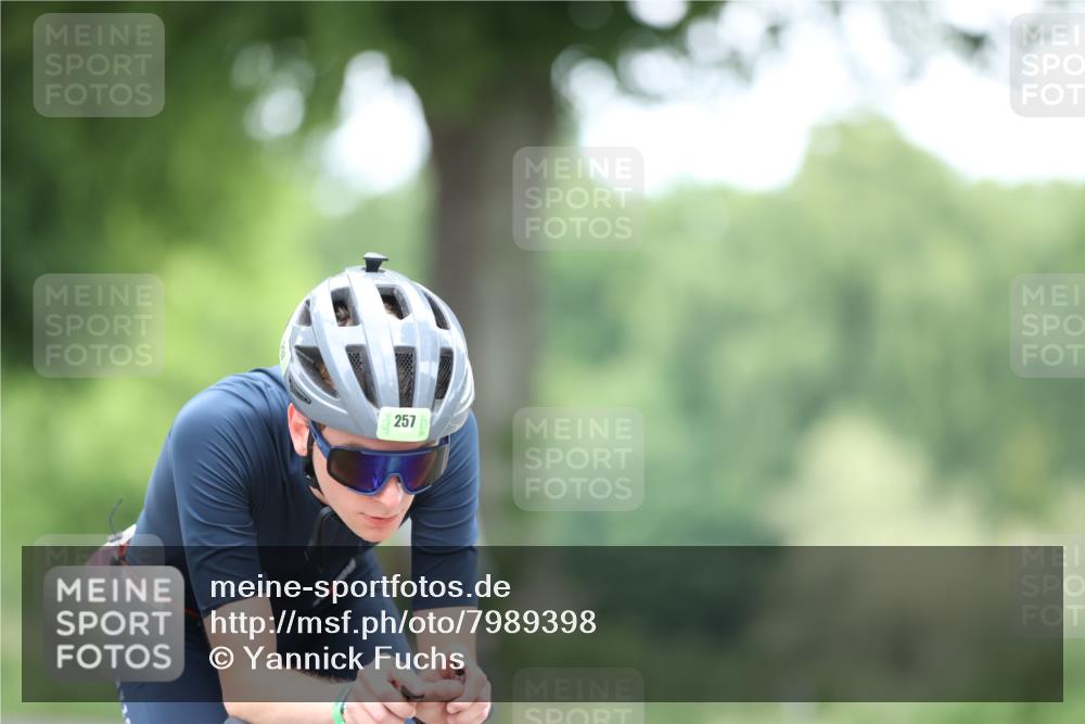15.06.2025 - 7 Türme Triathlon Yannick Fuchs http://msf.ph/oto/7989398 15.06.2025 11:46:54 Radfahren 257, 291 meine-sportfotos.de