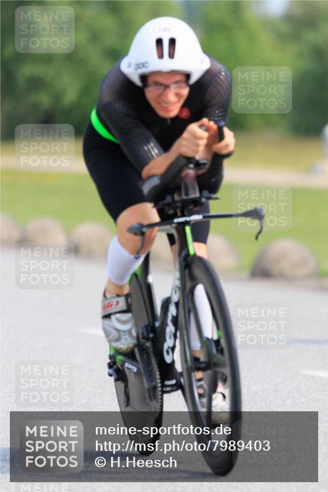 15.06.2025 - 27. Vierlanden-Triathlon H.Heesch http://msf.ph/oto/7989403 15.06.2025 09:37:26 Radfahren 16, 25, 46, 70, 133, 186, 196, 207 meine-sportfotos.de