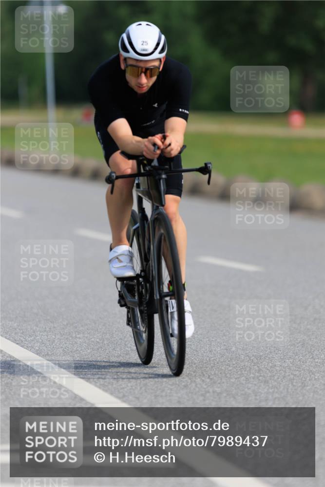 15.06.2025 - 27. Vierlanden-Triathlon H.Heesch http://msf.ph/oto/7989437 15.06.2025 09:37:33 Radfahren 16, 25, 32, 133, 157, 207 meine-sportfotos.de
