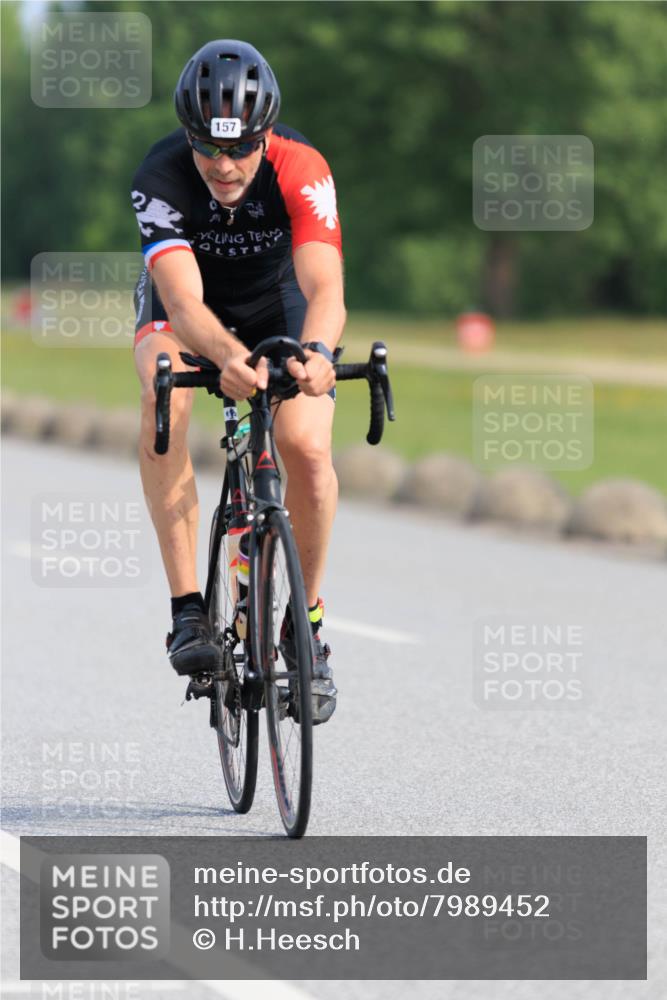 15.06.2025 - 27. Vierlanden-Triathlon H.Heesch http://msf.ph/oto/7989452 15.06.2025 09:37:41 Radfahren 32, 157, 174 meine-sportfotos.de