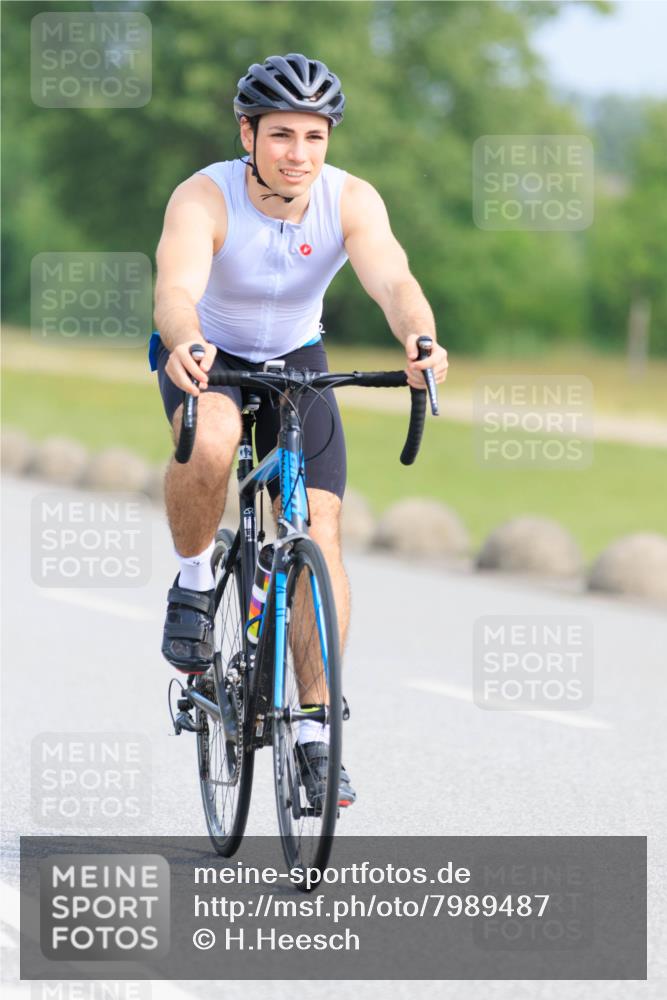 15.06.2025 - 27. Vierlanden-Triathlon H.Heesch http://msf.ph/oto/7989487 15.06.2025 09:38:12 Radfahren 19, 173 meine-sportfotos.de