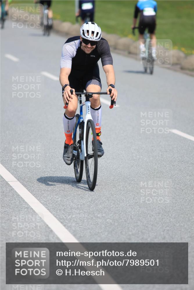 21.06.2025 - 27. Vierlanden-Triathlon H.Heesch http://msf.ph/oto/7989501 15.06.2025 11:47:14 Radfahren 717, 787 meine-sportfotos.de