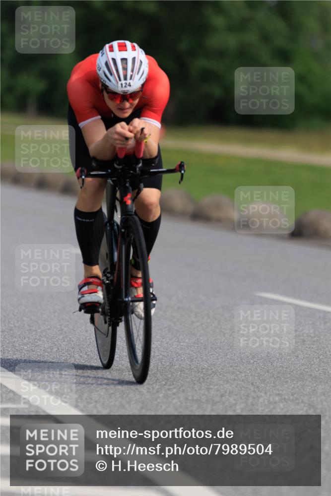 15.06.2025 - 27. Vierlanden-Triathlon H.Heesch http://msf.ph/oto/7989504 15.06.2025 09:38:34 Radfahren 4, 123, 124, 232, 235 meine-sportfotos.de