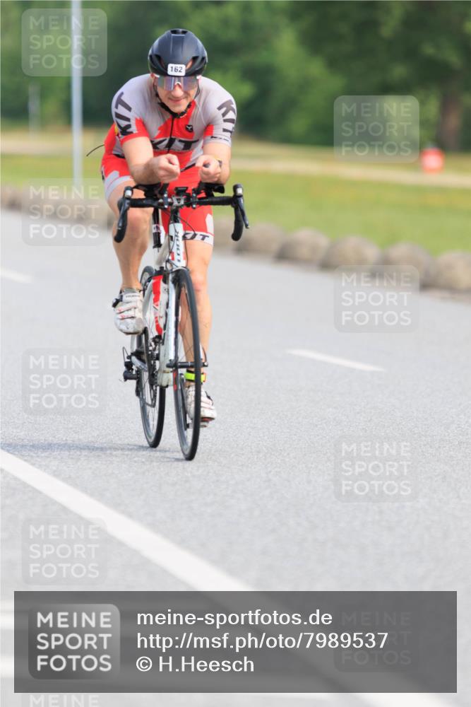 15.06.2025 - 27. Vierlanden-Triathlon H.Heesch http://msf.ph/oto/7989537 15.06.2025 09:38:57 Radfahren 108, 162 meine-sportfotos.de