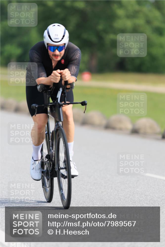 15.06.2025 - 27. Vierlanden-Triathlon H.Heesch http://msf.ph/oto/7989567 15.06.2025 09:40:33 Radfahren 17, 63, 78 meine-sportfotos.de