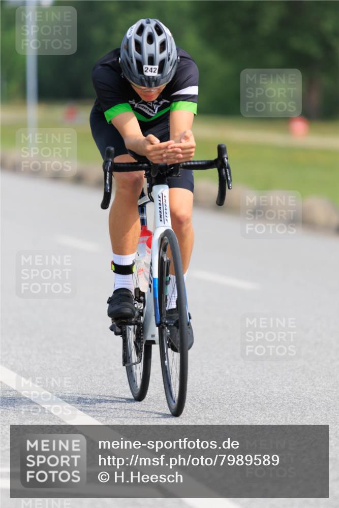 15.06.2025 - 27. Vierlanden-Triathlon H.Heesch http://msf.ph/oto/7989589 15.06.2025 09:40:47 Radfahren 14, 242 meine-sportfotos.de