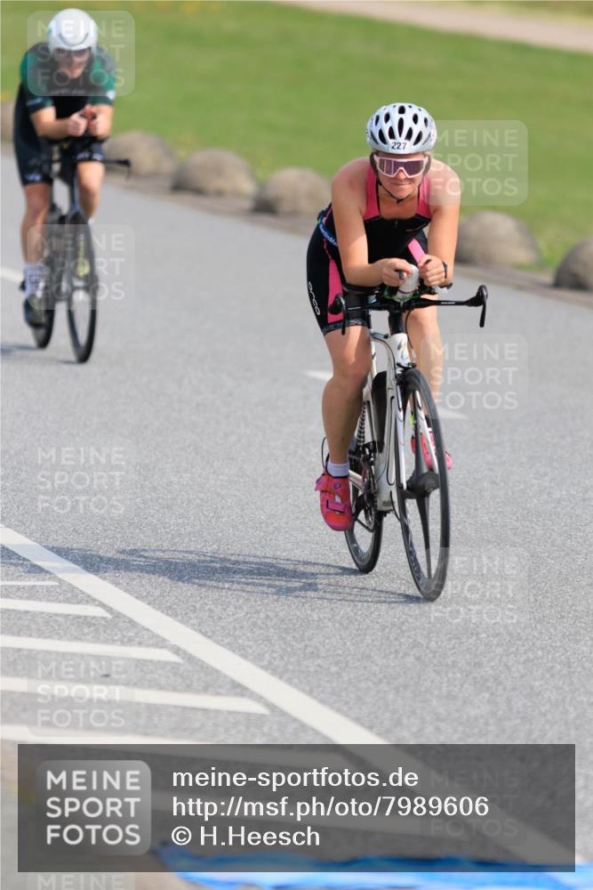 15.06.2025 - 27. Vierlanden-Triathlon H.Heesch http://msf.ph/oto/7989606 15.06.2025 09:41:16 Radfahren 36, 217, 227 meine-sportfotos.de