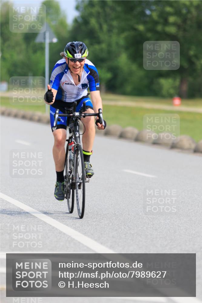 15.06.2025 - 27. Vierlanden-Triathlon H.Heesch http://msf.ph/oto/7989627 15.06.2025 09:41:44 Radfahren 238 meine-sportfotos.de