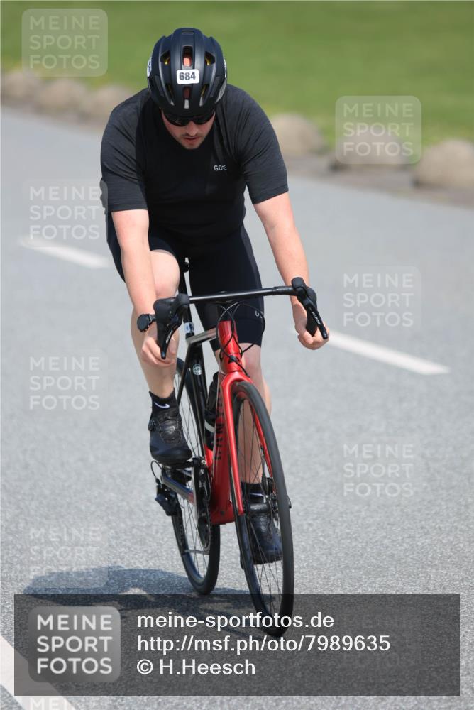 21.06.2025 - 27. Vierlanden-Triathlon H.Heesch http://msf.ph/oto/7989635 15.06.2025 11:47:28 Radfahren 649, 684, 934 meine-sportfotos.de