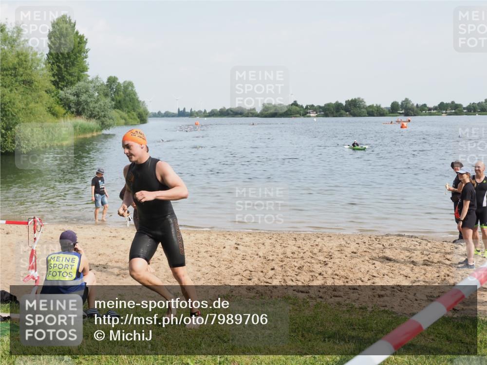 21.06.2025 - 27. Vierlanden-Triathlon MichiJ http://msf.ph/oto/7989706 15.06.2026 09:52:04 Schwimmen 282, 288, 292 meine-sportfotos.de
