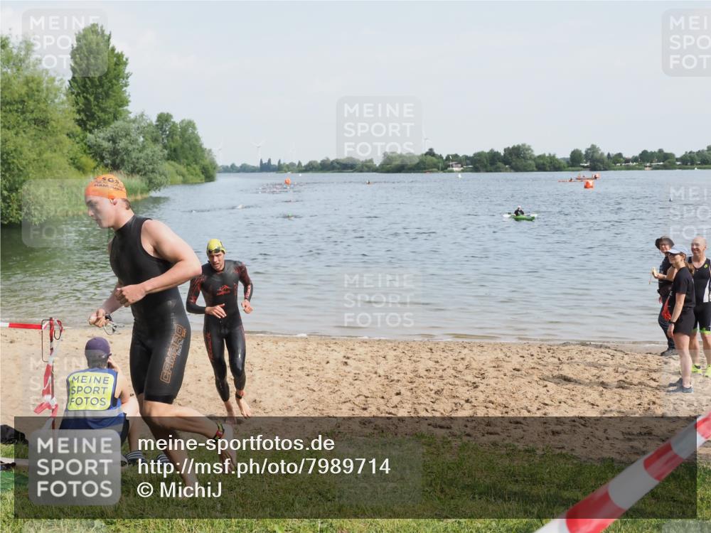 21.06.2025 - 27. Vierlanden-Triathlon MichiJ http://msf.ph/oto/7989714 15.06.2026 09:52:05 Schwimmen 282, 288, 292 meine-sportfotos.de