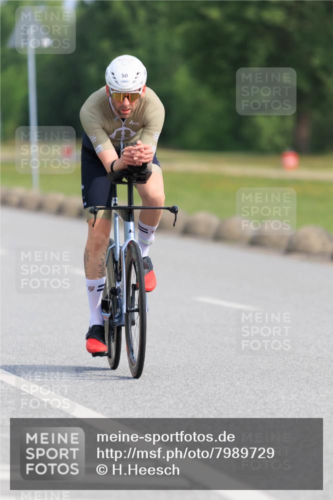 15.06.2025 - 27. Vierlanden-Triathlon H.Heesch http://msf.ph/oto/7989729 15.06.2025 09:42:14 Radfahren 50, 83, 158 meine-sportfotos.de