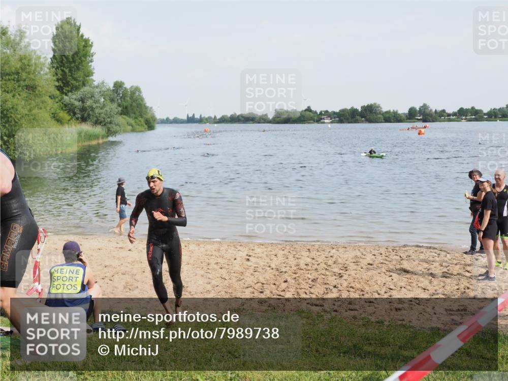 21.06.2025 - 27. Vierlanden-Triathlon MichiJ http://msf.ph/oto/7989738 15.06.2026 09:52:05 Schwimmen 282, 288, 292 meine-sportfotos.de