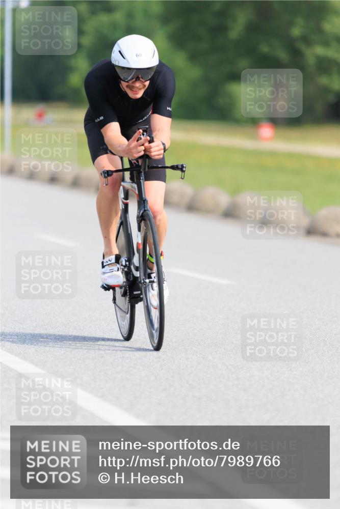 15.06.2025 - 27. Vierlanden-Triathlon H.Heesch http://msf.ph/oto/7989766 15.06.2025 09:42:28 Radfahren 10, 60 meine-sportfotos.de