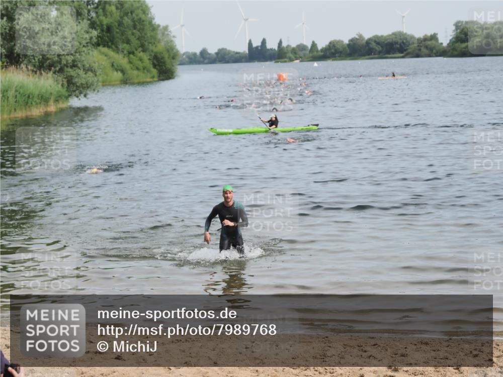 21.06.2025 - 27. Vierlanden-Triathlon MichiJ http://msf.ph/oto/7989768 15.06.2026 09:52:40 Schwimmen 313 meine-sportfotos.de
