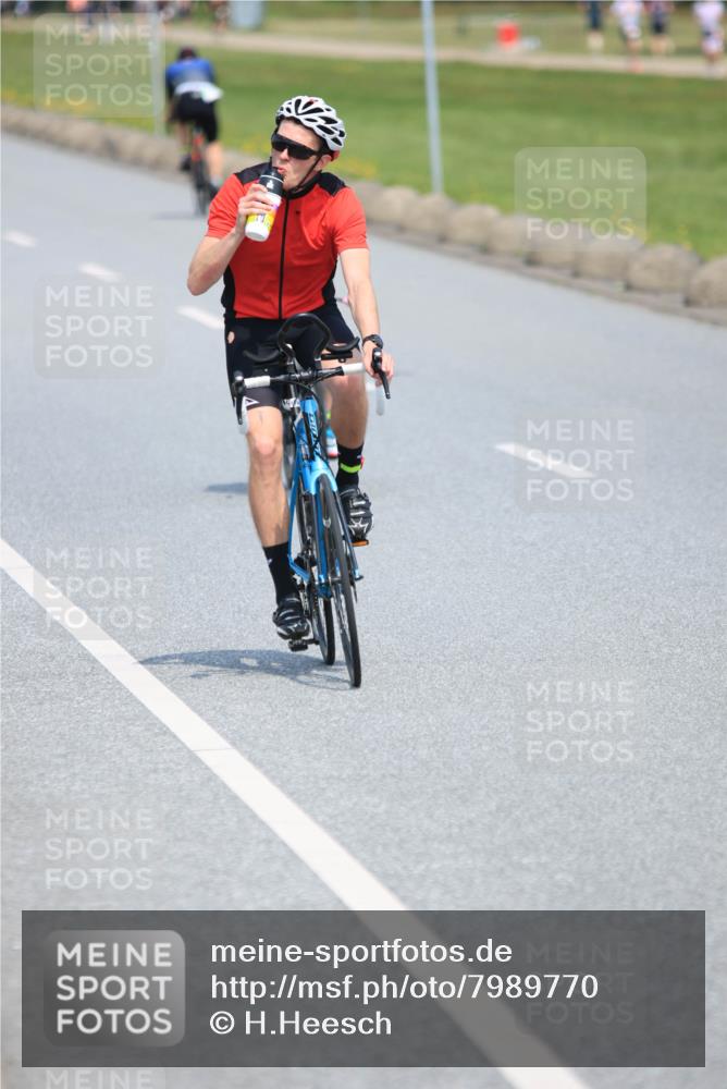21.06.2025 - 27. Vierlanden-Triathlon H.Heesch http://msf.ph/oto/7989770 15.06.2025 11:47:45 Radfahren 82, 108, 706, 709, 829 meine-sportfotos.de