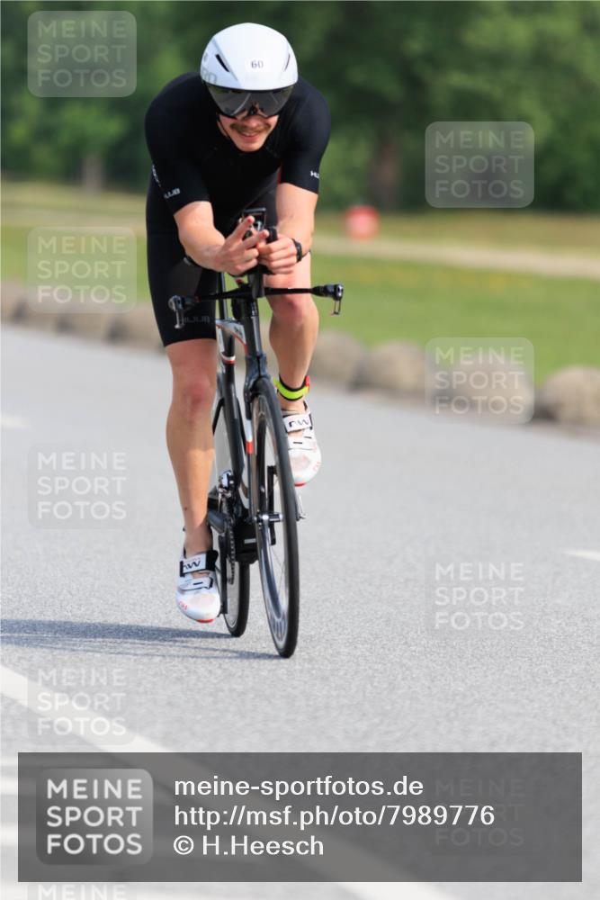 15.06.2025 - 27. Vierlanden-Triathlon H.Heesch http://msf.ph/oto/7989776 15.06.2025 09:42:28 Radfahren 10, 60 meine-sportfotos.de
