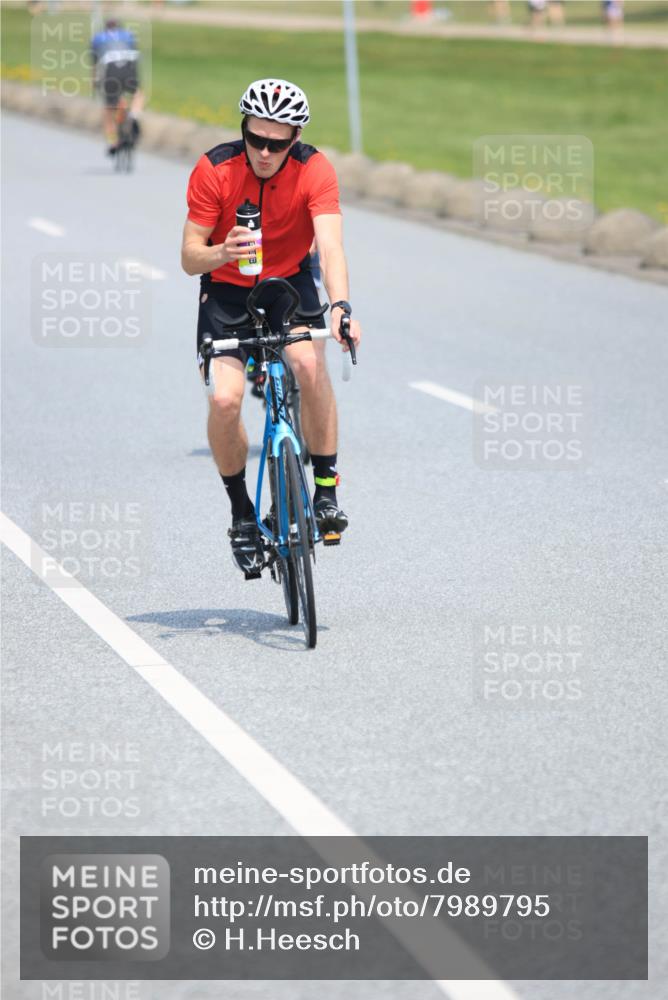 21.06.2025 - 27. Vierlanden-Triathlon H.Heesch http://msf.ph/oto/7989795 15.06.2025 11:47:45 Radfahren 82, 108, 706, 709, 829 meine-sportfotos.de