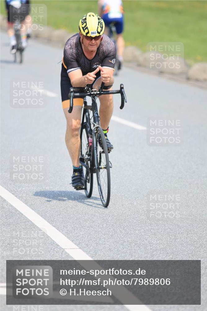 21.06.2025 - 27. Vierlanden-Triathlon H.Heesch http://msf.ph/oto/7989806 15.06.2025 11:48:19 Radfahren 646, 860 meine-sportfotos.de