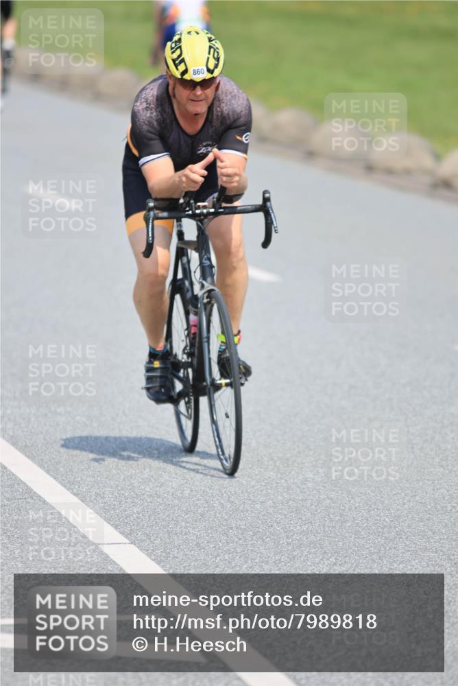 21.06.2025 - 27. Vierlanden-Triathlon H.Heesch http://msf.ph/oto/7989818 15.06.2025 11:48:19 Radfahren 646, 860 meine-sportfotos.de