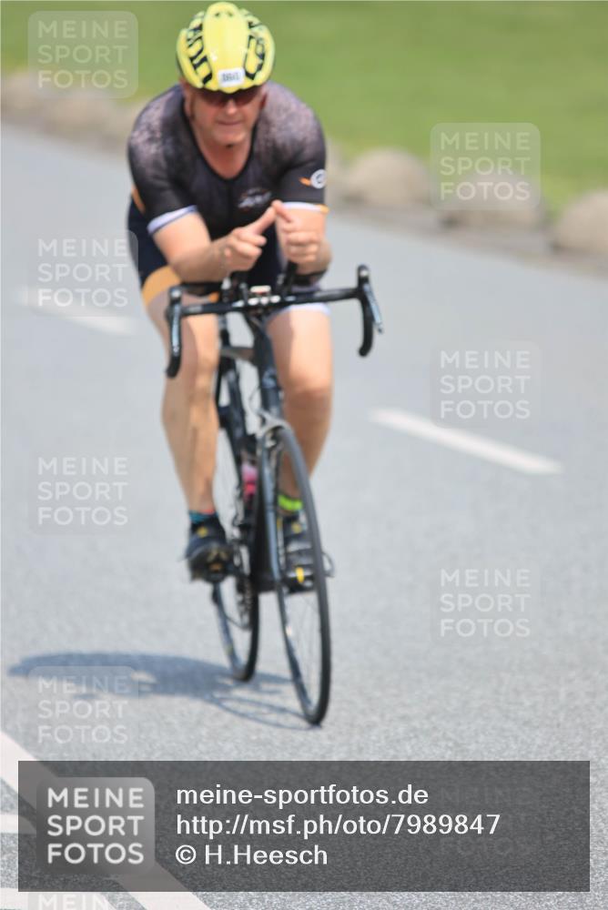 21.06.2025 - 27. Vierlanden-Triathlon H.Heesch http://msf.ph/oto/7989847 15.06.2025 11:48:19 Radfahren 646, 860 meine-sportfotos.de