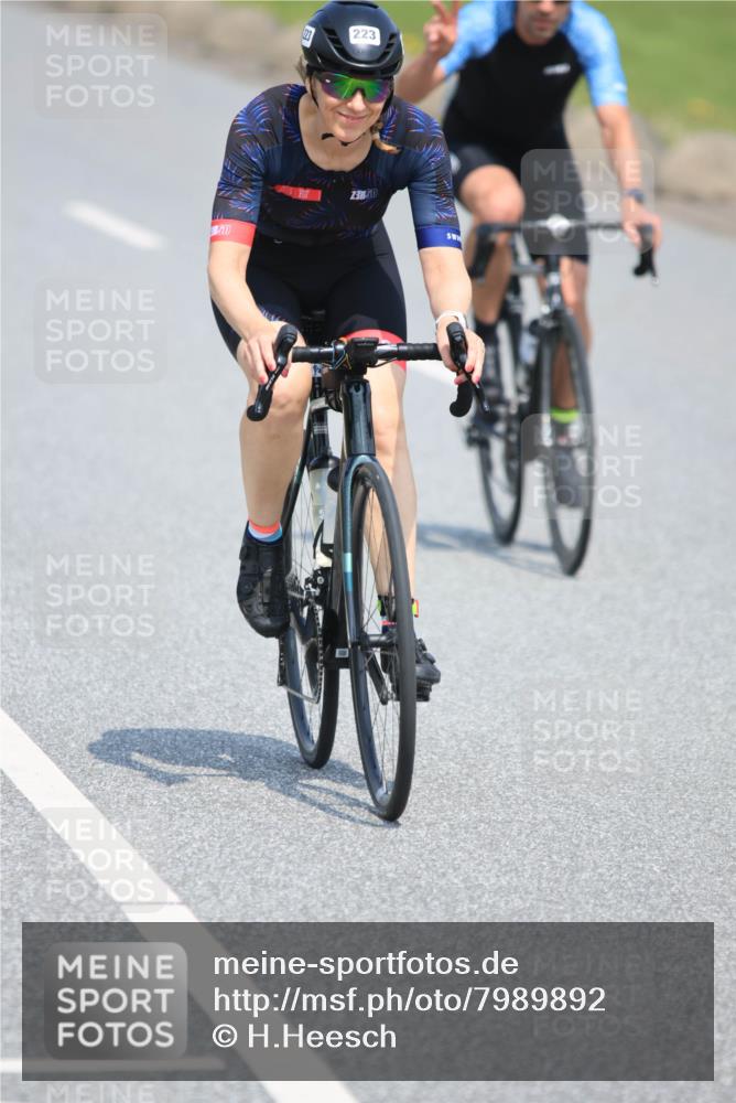 21.06.2025 - 27. Vierlanden-Triathlon H.Heesch http://msf.ph/oto/7989892 15.06.2025 11:48:32 Radfahren 223, 781, 816, 866 meine-sportfotos.de