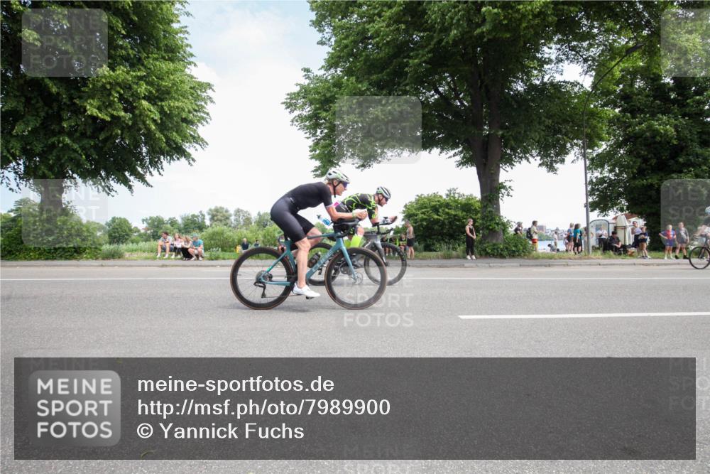 15.06.2025 - 7 Türme Triathlon Yannick Fuchs http://msf.ph/oto/7989900 15.06.2025 13:09:10 Radfahren 211, 267, 472, 486, 650, 675, 847, 1092 meine-sportfotos.de