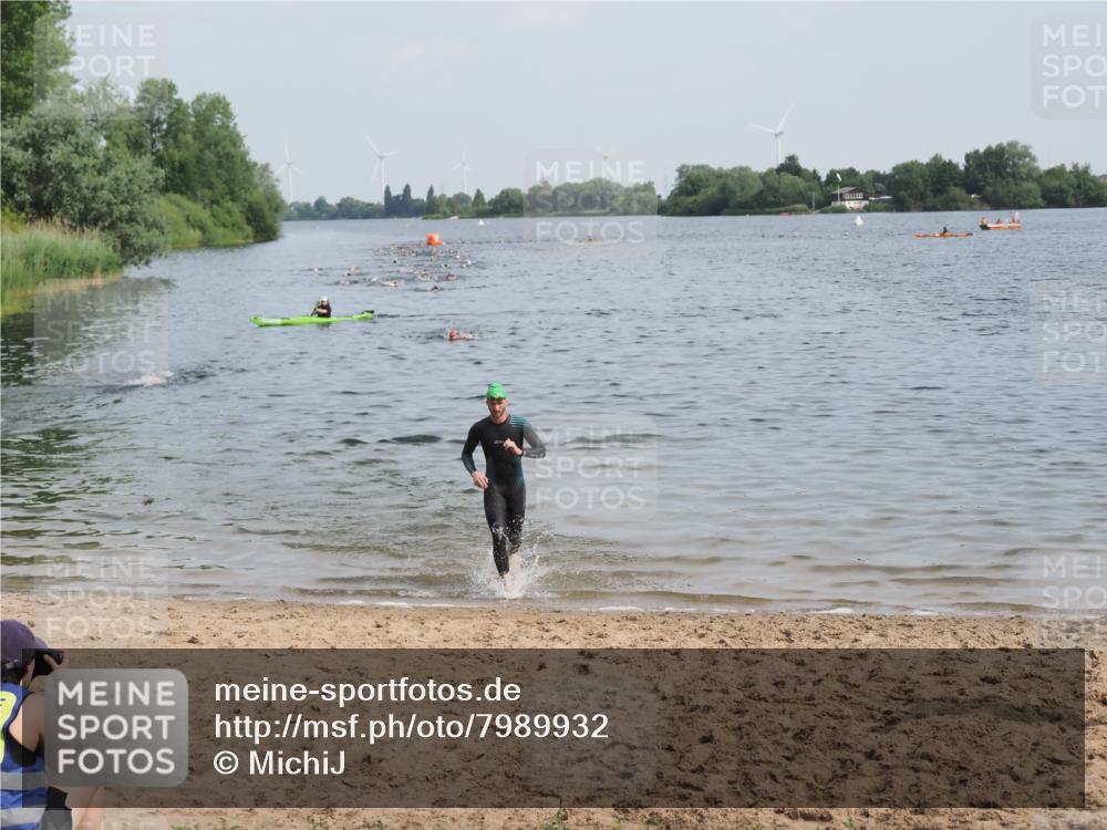 21.06.2025 - 27. Vierlanden-Triathlon MichiJ http://msf.ph/oto/7989932 15.06.2026 09:52:43 Schwimmen 313 meine-sportfotos.de