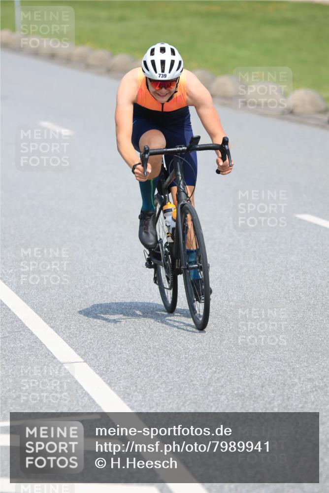 21.06.2025 - 27. Vierlanden-Triathlon H.Heesch http://msf.ph/oto/7989941 15.06.2025 11:48:54 Radfahren 739, 799, 836, 846, 968 meine-sportfotos.de