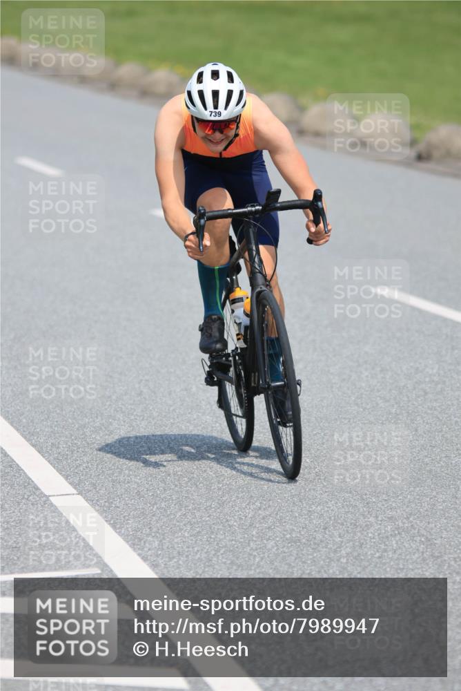 21.06.2025 - 27. Vierlanden-Triathlon H.Heesch http://msf.ph/oto/7989947 15.06.2025 11:48:54 Radfahren 739, 799, 836, 846, 968 meine-sportfotos.de