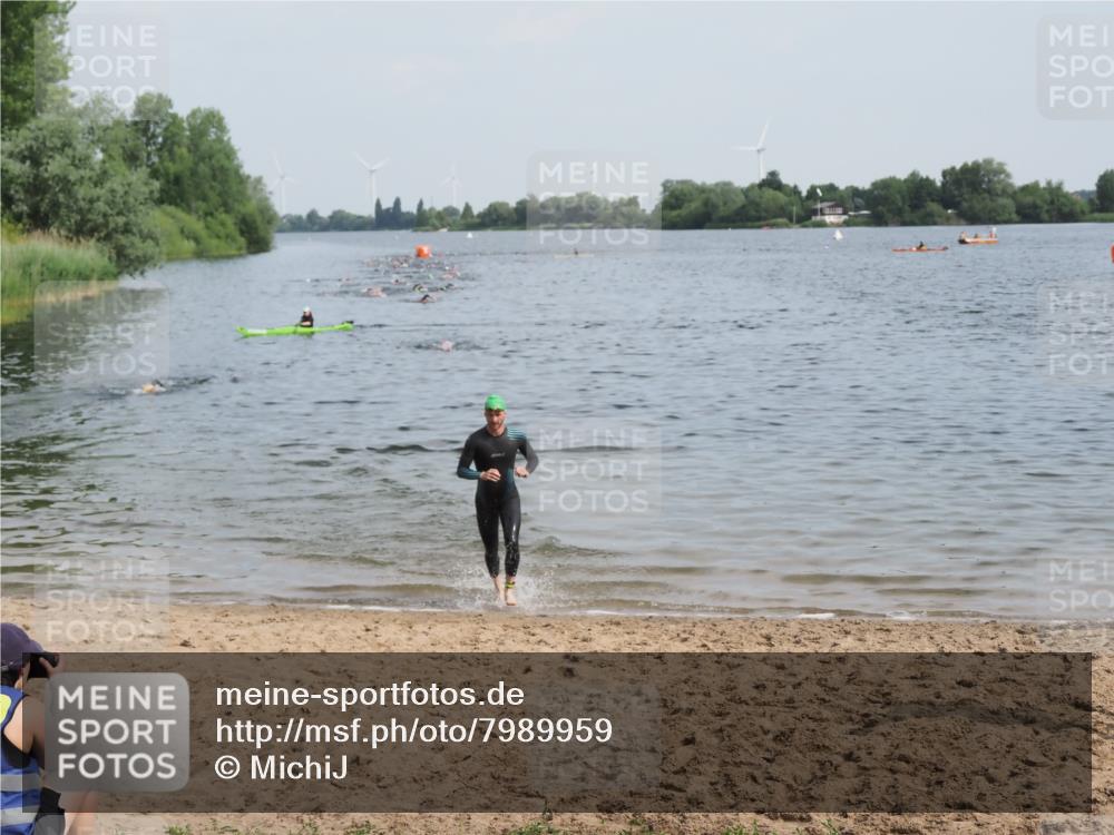 21.06.2025 - 27. Vierlanden-Triathlon MichiJ http://msf.ph/oto/7989959 15.06.2026 09:52:43 Schwimmen 313 meine-sportfotos.de