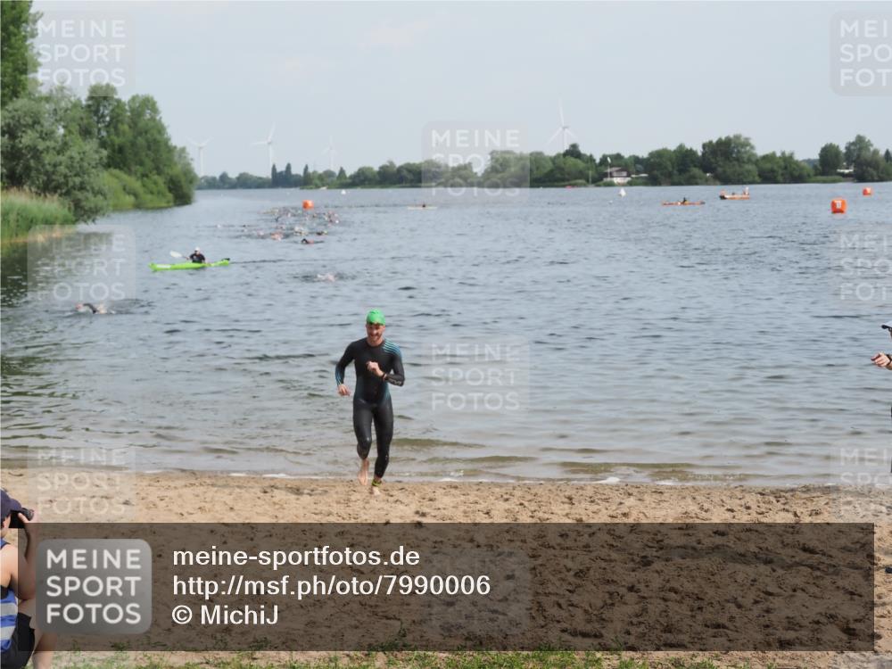 21.06.2025 - 27. Vierlanden-Triathlon MichiJ http://msf.ph/oto/7990006 15.06.2026 09:52:44 Schwimmen 313 meine-sportfotos.de