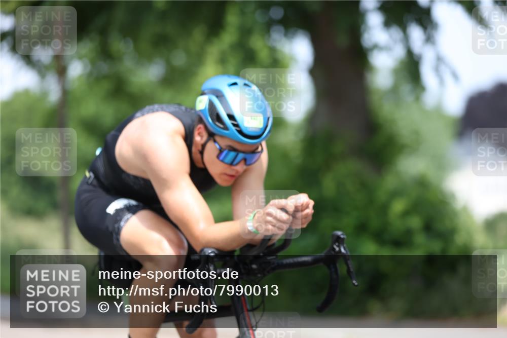15.06.2025 - 7 Türme Triathlon Yannick Fuchs http://msf.ph/oto/7990013 15.06.2025 13:03:07 Radfahren 194, 652, 798, 826, 953, 1085, 1106, 1180 meine-sportfotos.de