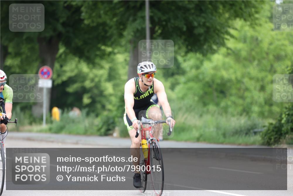 15.06.2025 - 7 Türme Triathlon Yannick Fuchs http://msf.ph/oto/7990015 15.06.2025 11:51:49 Radfahren 252, 271, 316, 325 meine-sportfotos.de