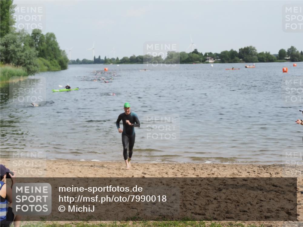 21.06.2025 - 27. Vierlanden-Triathlon MichiJ http://msf.ph/oto/7990018 15.06.2026 09:52:44 Schwimmen 313 meine-sportfotos.de