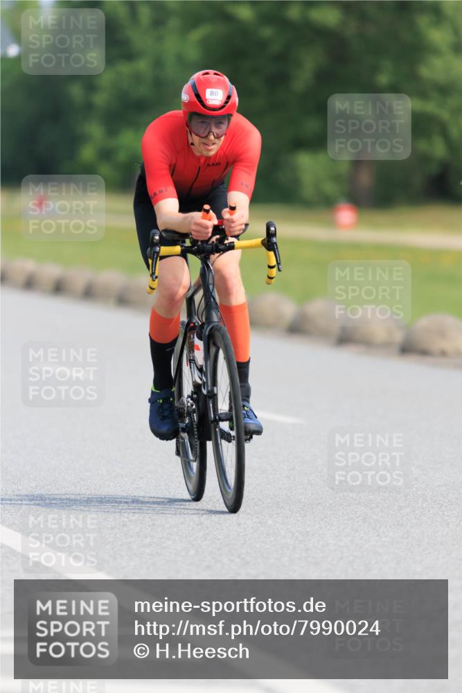 15.06.2025 - 27. Vierlanden-Triathlon H.Heesch http://msf.ph/oto/7990024 15.06.2025 09:44:26 Radfahren 4, 80, 210 meine-sportfotos.de