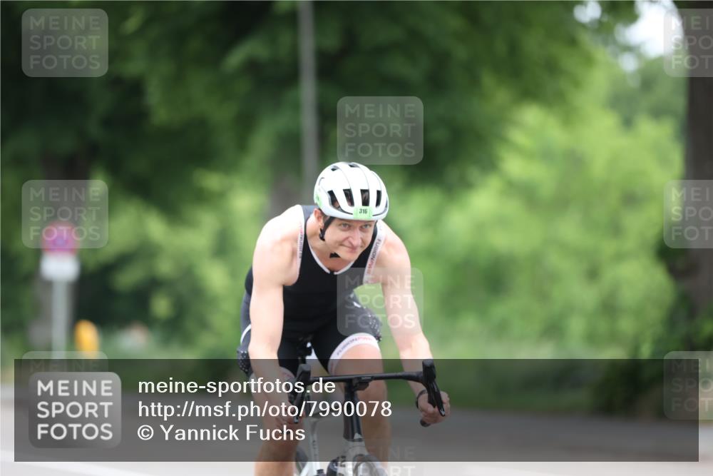 15.06.2025 - 7 Türme Triathlon Yannick Fuchs http://msf.ph/oto/7990078 15.06.2025 11:51:52 Radfahren 252, 271, 316 meine-sportfotos.de