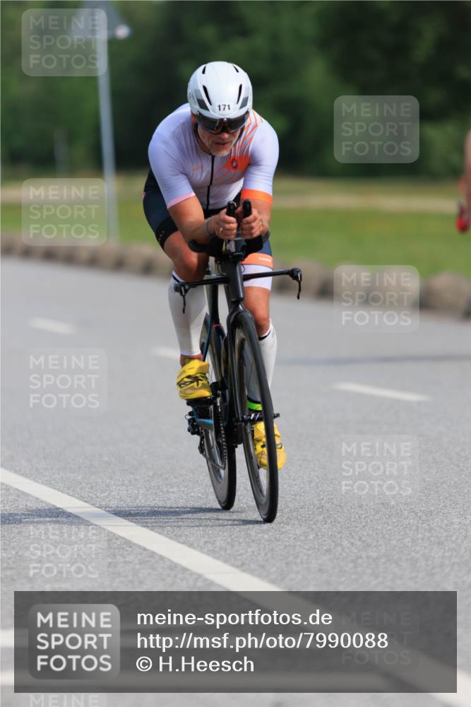 15.06.2025 - 27. Vierlanden-Triathlon H.Heesch http://msf.ph/oto/7990088 15.06.2025 09:44:53 Radfahren 86, 171 meine-sportfotos.de