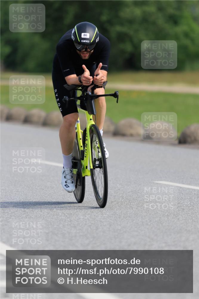 15.06.2025 - 27. Vierlanden-Triathlon H.Heesch http://msf.ph/oto/7990108 15.06.2025 09:44:58 Radfahren 20, 37, 86 meine-sportfotos.de