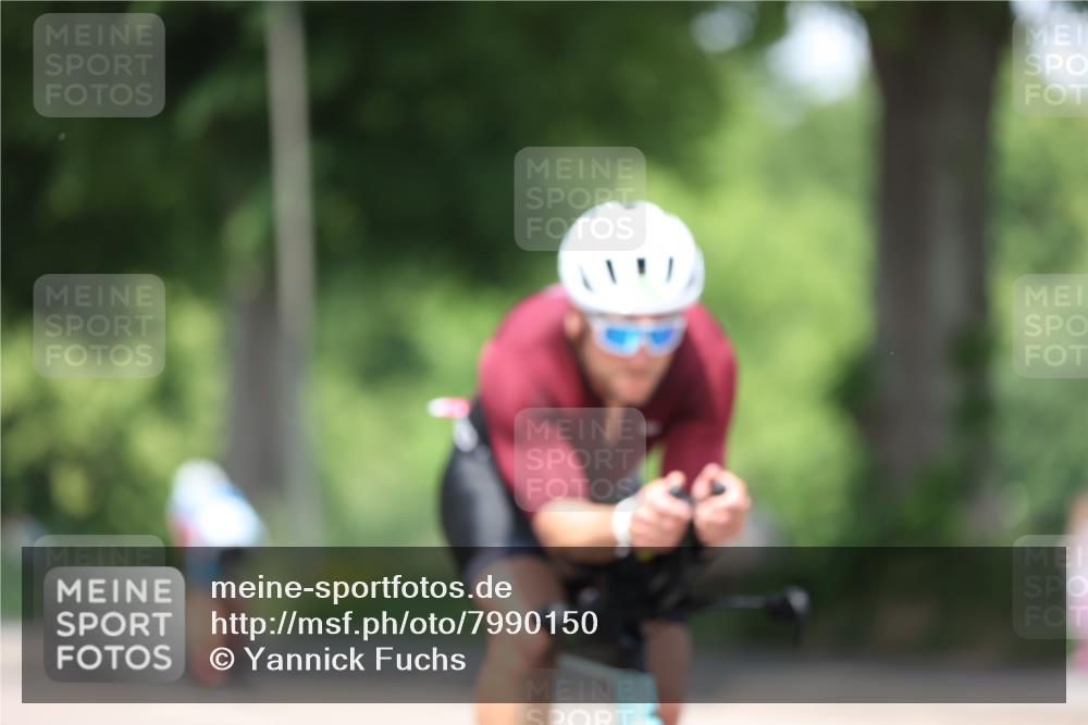 15.06.2025 - 7 Türme Triathlon Yannick Fuchs http://msf.ph/oto/7990150 15.06.2025 13:03:36 Radfahren 334, 469, 587, 1103 meine-sportfotos.de