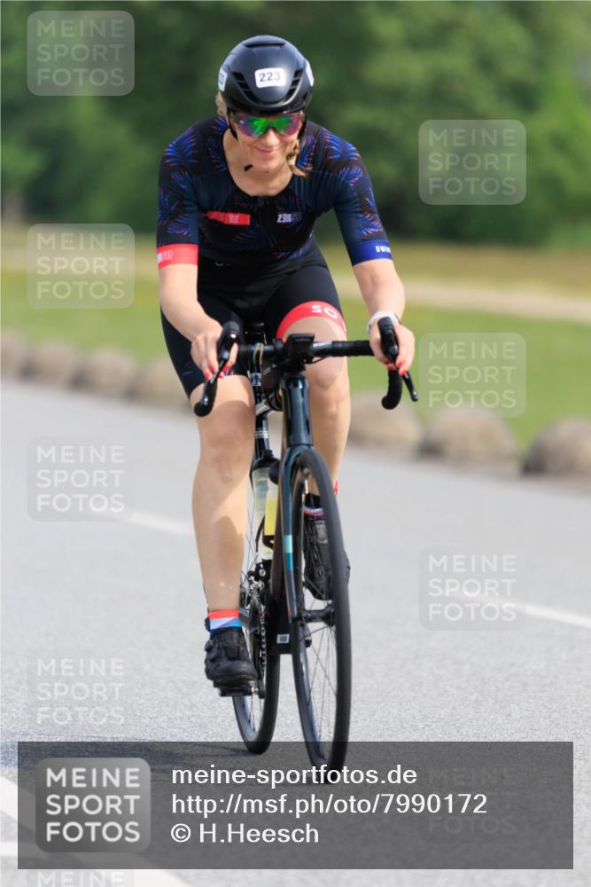 15.06.2025 - 27. Vierlanden-Triathlon H.Heesch http://msf.ph/oto/7990172 15.06.2025 09:45:50 Radfahren 19, 78, 108, 223 meine-sportfotos.de
