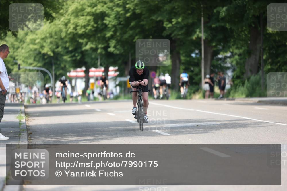 15.06.2025 - 7 Türme Triathlon Yannick Fuchs http://msf.ph/oto/7990175 15.06.2025 13:03:38 Radfahren 334, 516, 587, 1103 meine-sportfotos.de