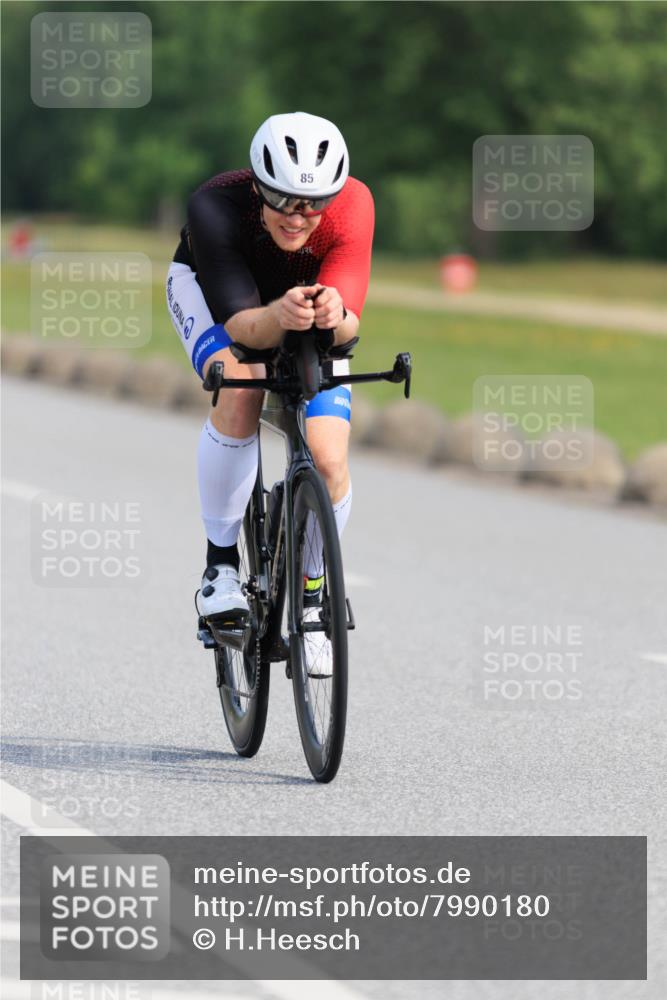 15.06.2025 - 27. Vierlanden-Triathlon H.Heesch http://msf.ph/oto/7990180 15.06.2025 09:46:09 Radfahren 51, 85 meine-sportfotos.de