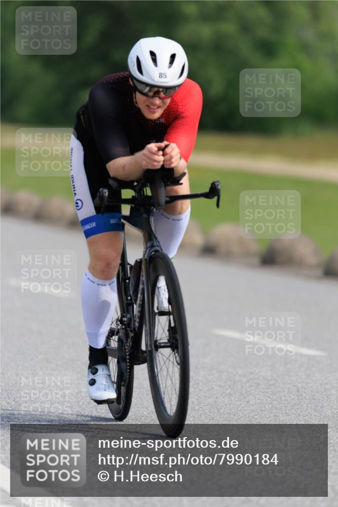 15.06.2025 - 27. Vierlanden-Triathlon H.Heesch http://msf.ph/oto/7990184 15.06.2025 09:46:09 Radfahren 51, 85 meine-sportfotos.de
