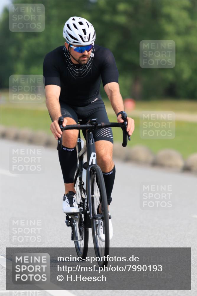 15.06.2025 - 27. Vierlanden-Triathlon H.Heesch http://msf.ph/oto/7990193 15.06.2025 09:46:16 Radfahren 14, 51, 69, 181, 226 meine-sportfotos.de
