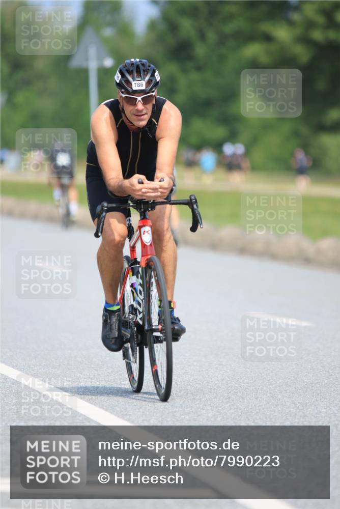 21.06.2025 - 27. Vierlanden-Triathlon H.Heesch http://msf.ph/oto/7990223 15.06.2025 11:50:00 Radfahren 714, 738, 786, 830, 832 meine-sportfotos.de