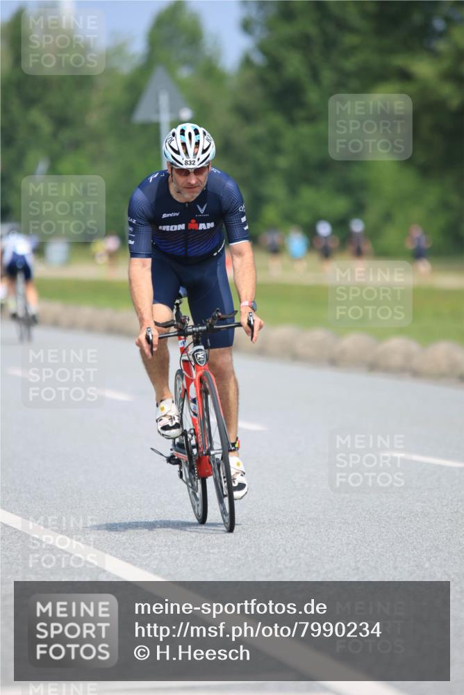 21.06.2025 - 27. Vierlanden-Triathlon H.Heesch http://msf.ph/oto/7990234 15.06.2025 11:50:02 Radfahren 714, 738, 786, 819, 830, 832, 953 meine-sportfotos.de